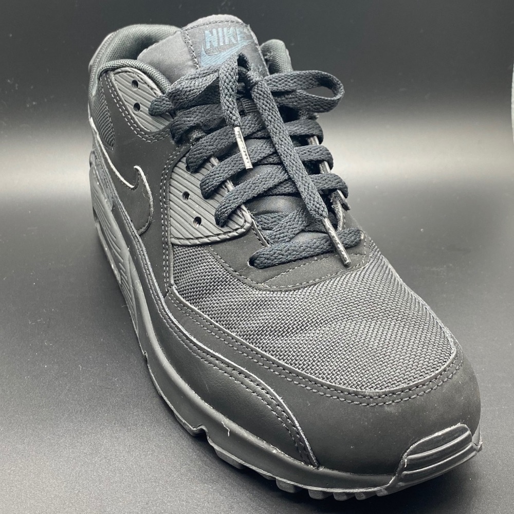 Nike Air Max 90 Essential black on black 10.5